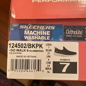 Sketchers Go Walk 6 black and pink women’s shoes new size 7